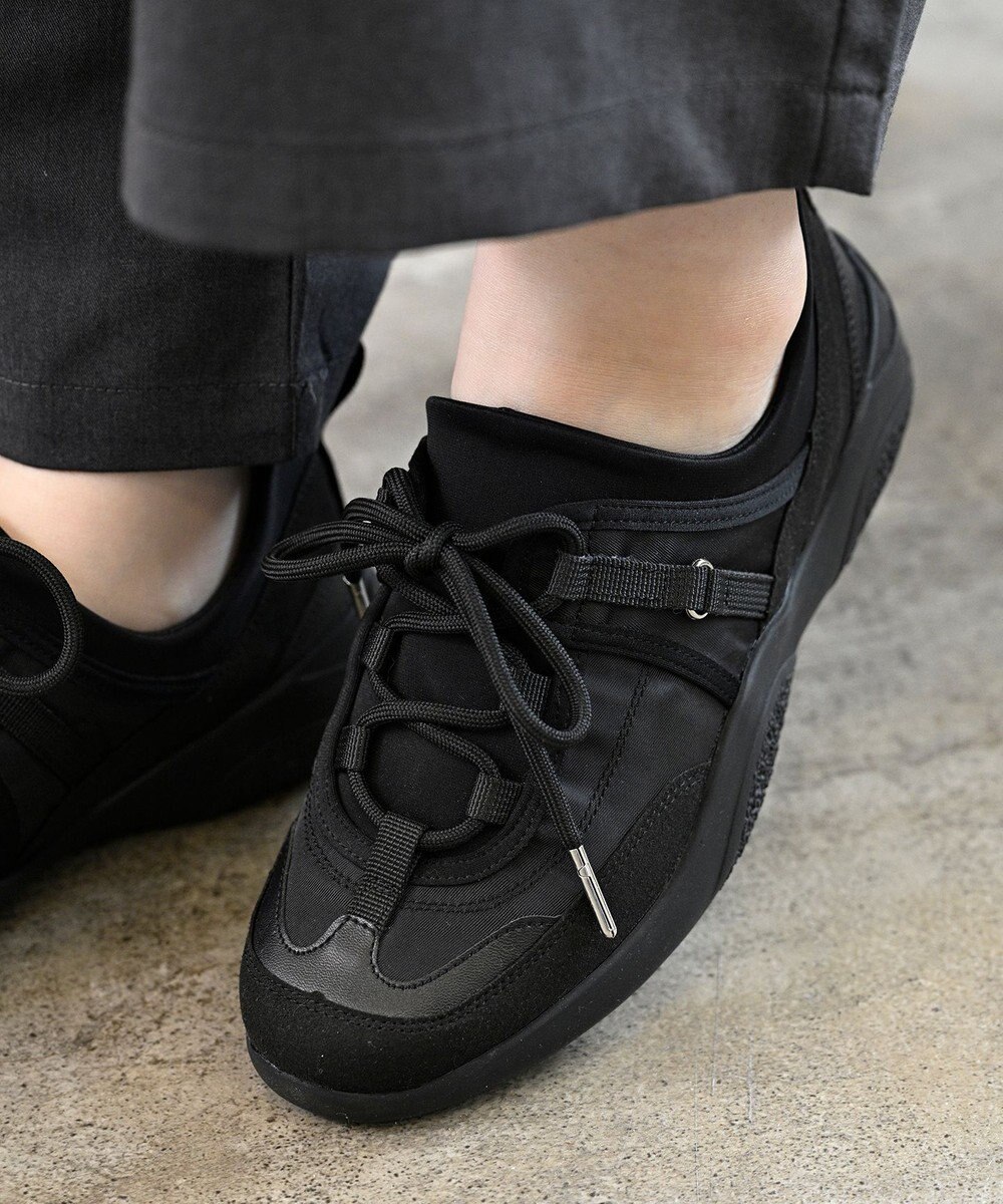 APOM 晴雨兼用　ウォーターレジストレースアップスニーカー 