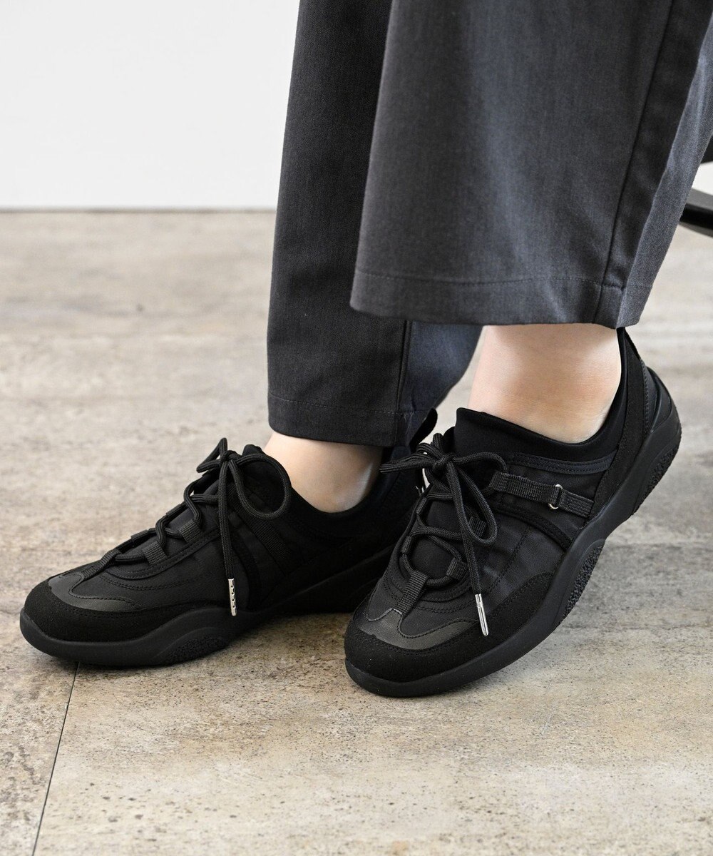 APOM 晴雨兼用　ウォーターレジストレースアップスニーカー 