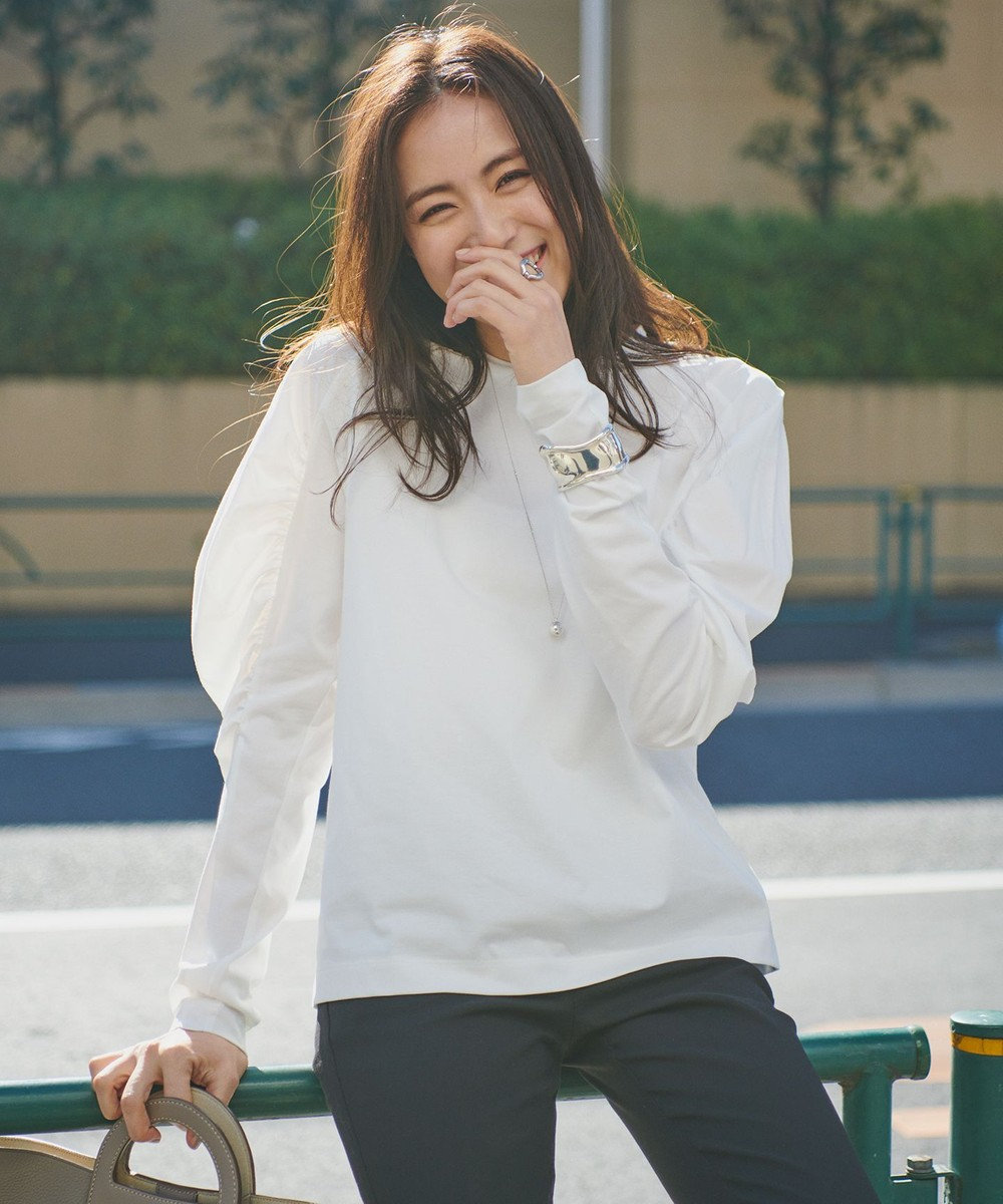 yori ボリュームギャザーブラウス　ホワイト　美品 yori ボリュームギャザーブラウス ホワイト yori ボリュームギャザー