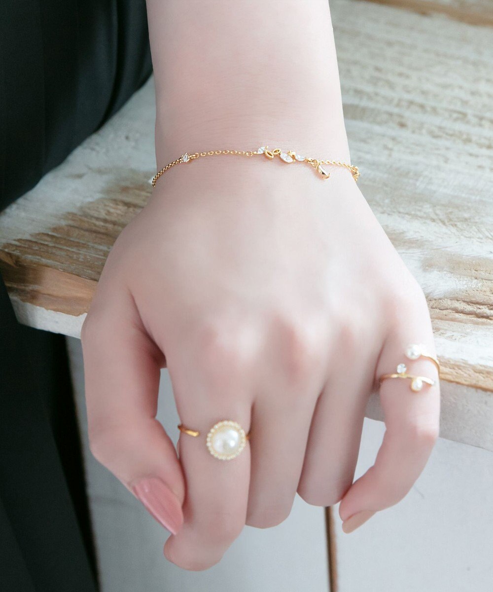 Phoebe シャイニーティアリーフブレスレット 