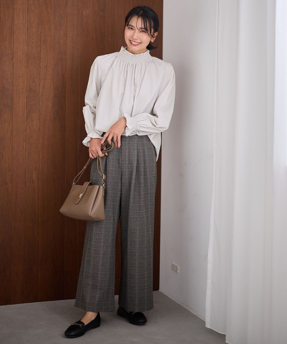 ANY フリルネックブラウス 