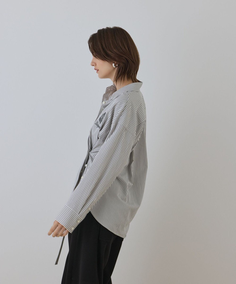 GRACE CONTINENTAL エンブレム刺繍シャツ 