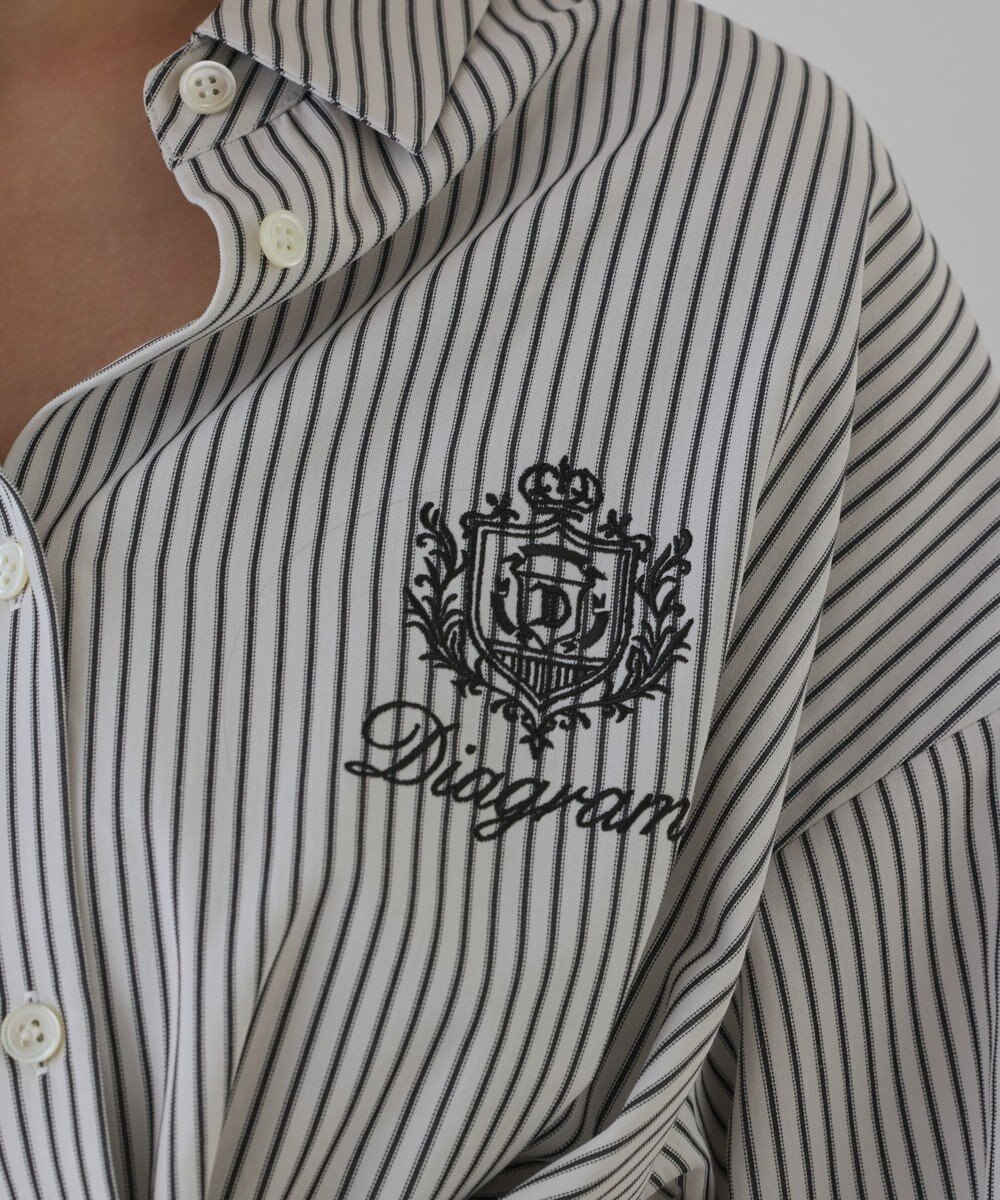 GRACE CONTINENTAL エンブレム刺繍シャツ 