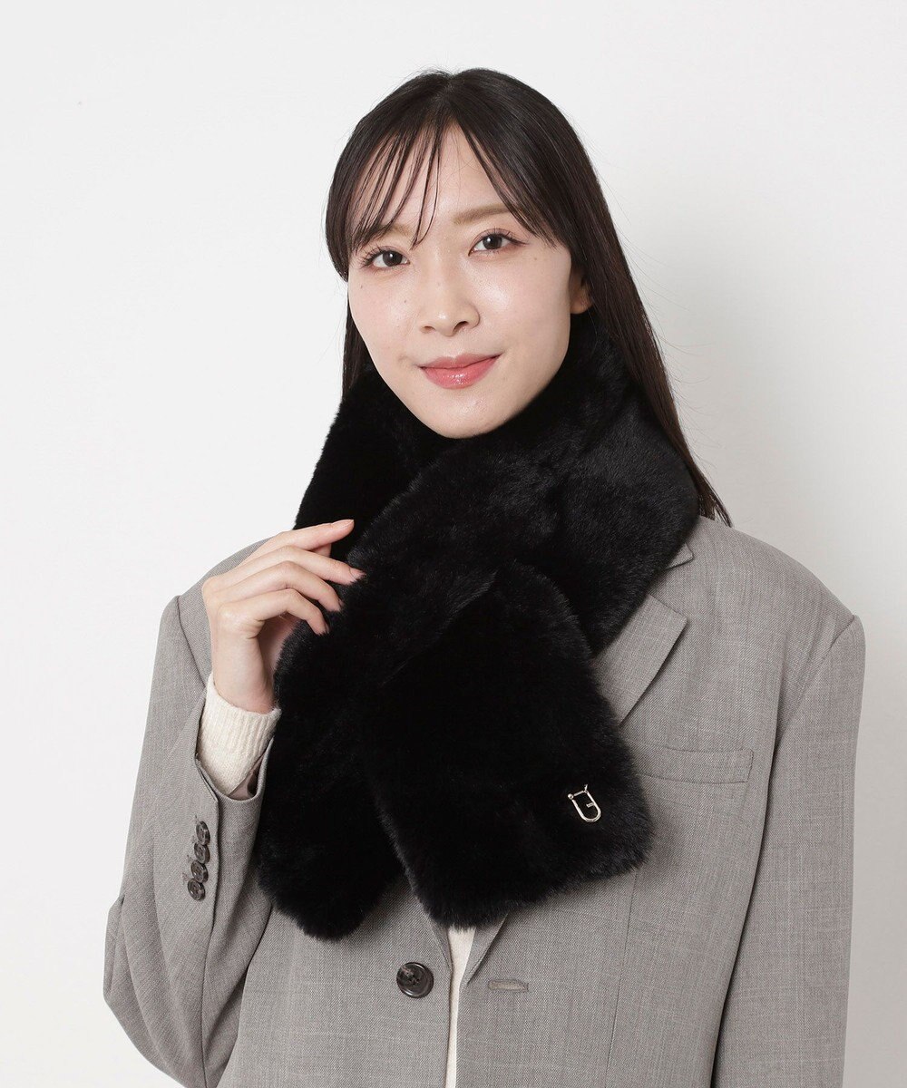 MOONBAT FURLA（フルラ）ビッグ差し込みファーティペット  アーチロゴ フェイクファー 