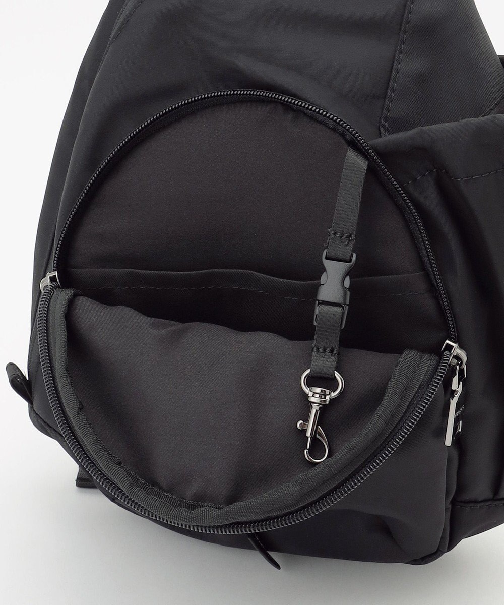 Y'SACCS 【Y’SACCS vous et】フロントファスナークロスボディバッグ 