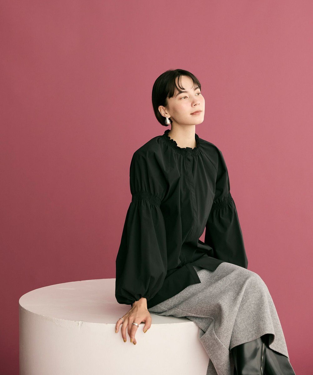 #Newans 【洗濯機可／撥水】シャーリングネック ボリュームスリーブシャツ 