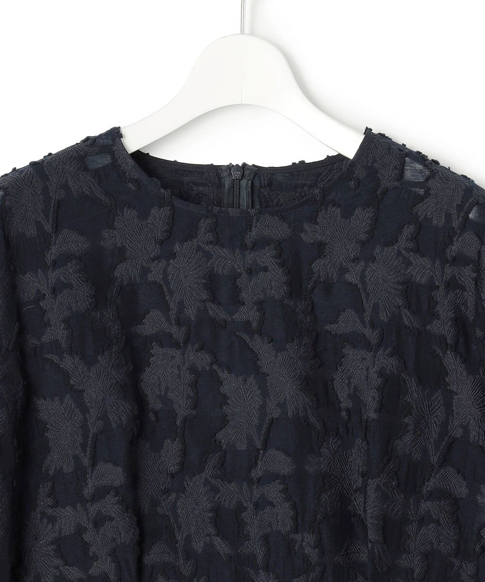 23区 【先行予約】ボタニカル カットジャガード ペプラムブラウス 