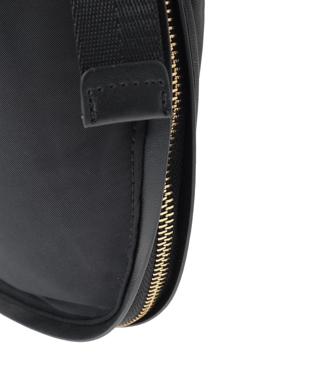 YECCA VECCA story.ハーフムーンクロスボディ 