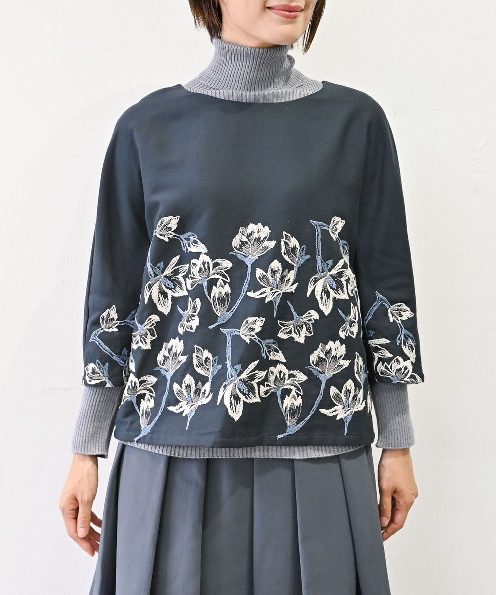 muuc 〈遠州織物の工場で織られた上質なコットン生地〉モクレン刺繍 ノーカラー プルオーバー（セットアップ可能） 