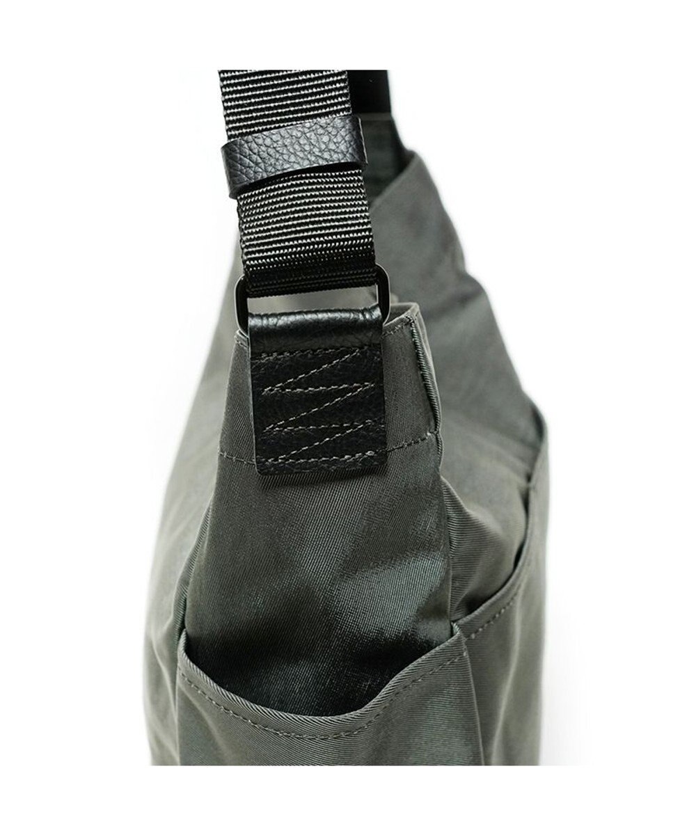 Regalo Felice 【撥水 / ポケットが7ヶ所も付いてる】ショルダー / REGALO 