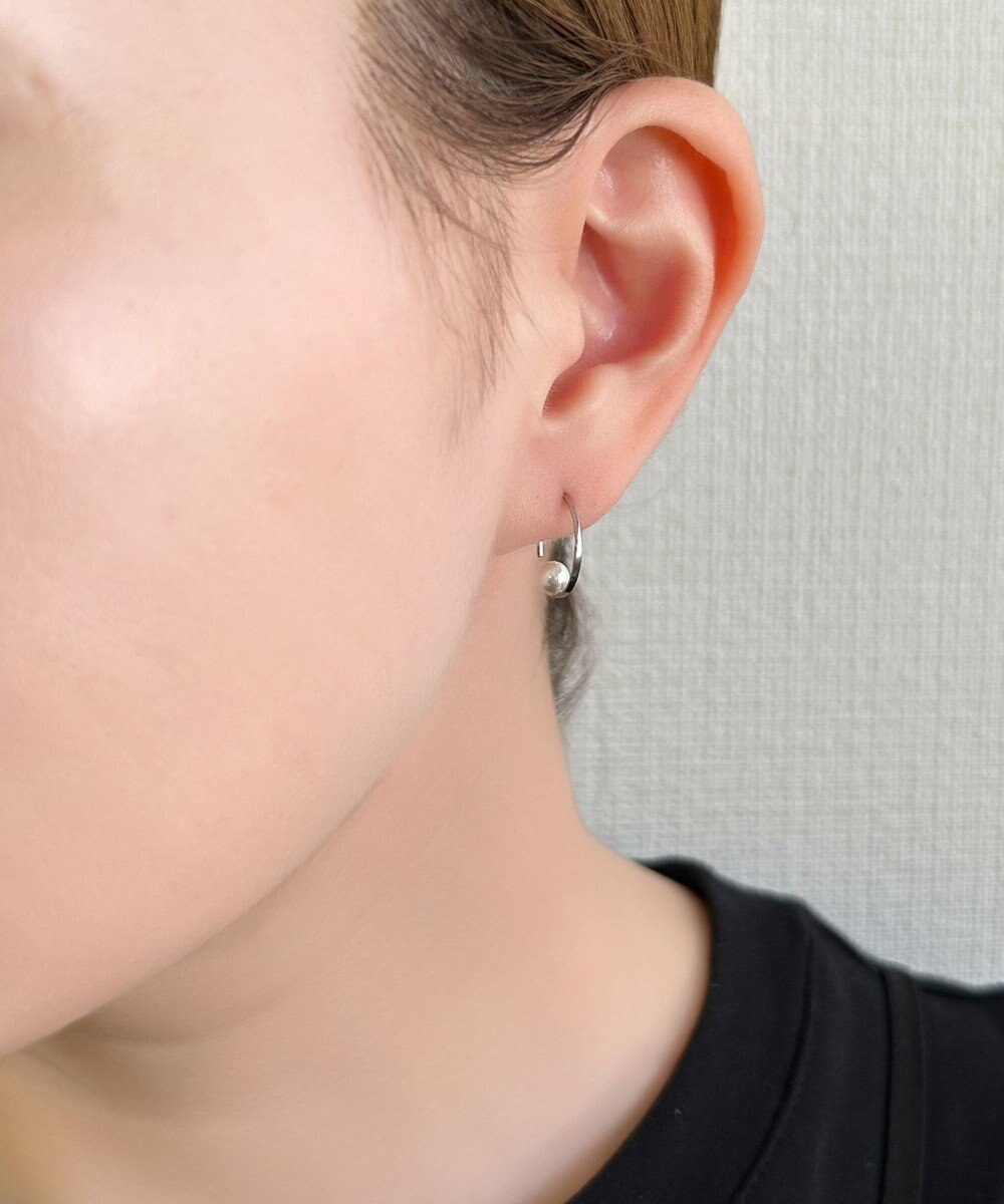 Phoebe 【金属アレルギー対応】カーブラインパールピアス/サージカルステンレス シルバー 