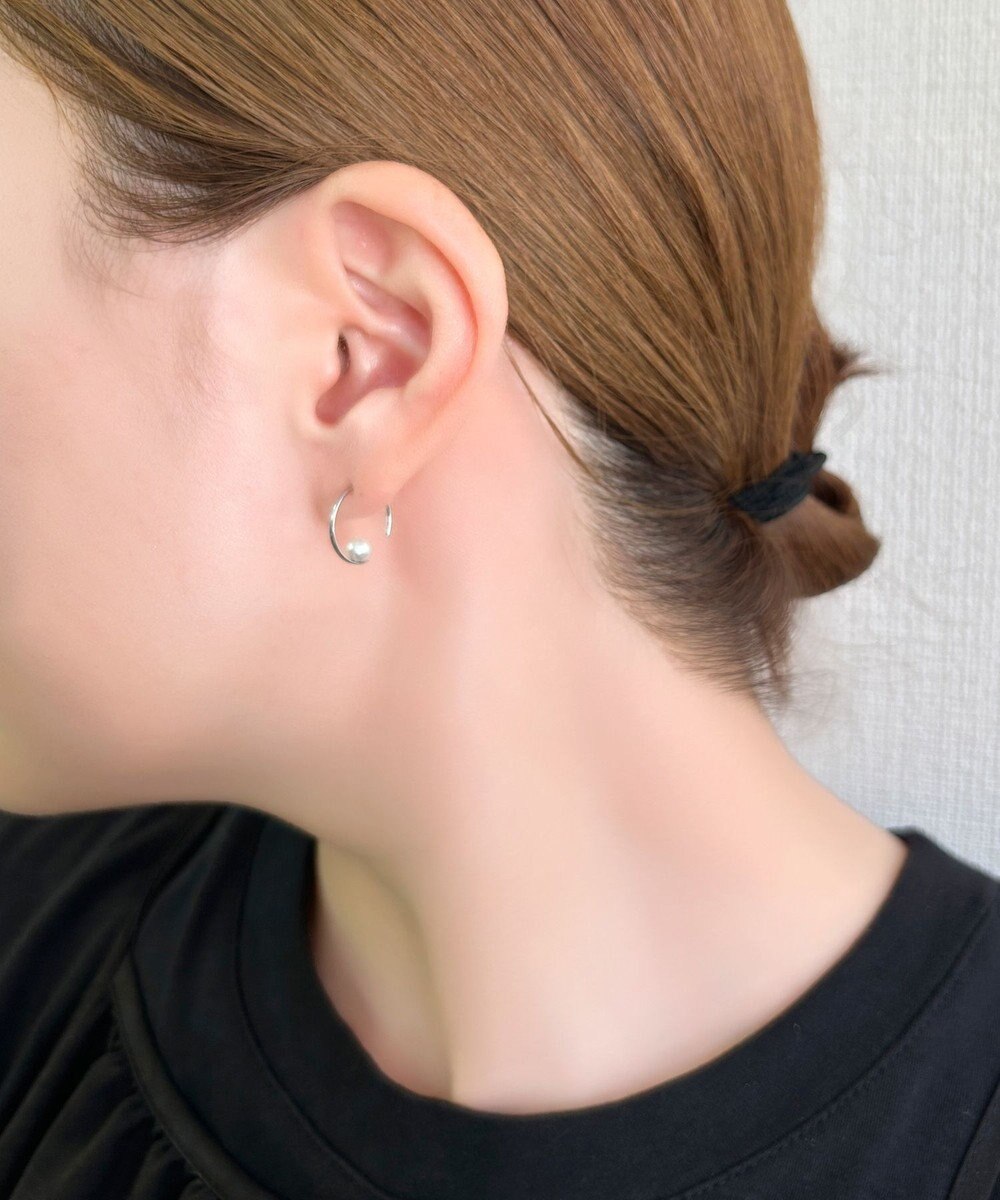 Phoebe 【金属アレルギー対応】カーブラインパールピアス/サージカルステンレス シルバー 