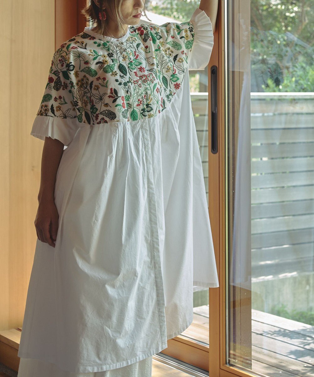 muuc 筆記帳刺繍ヨーク切り替えワンピース〈国産・muucオリジナル総柄刺繍〉〈オーガニック綿〉〈前開き・羽織にも〉〈3シーズン春夏秋〉 