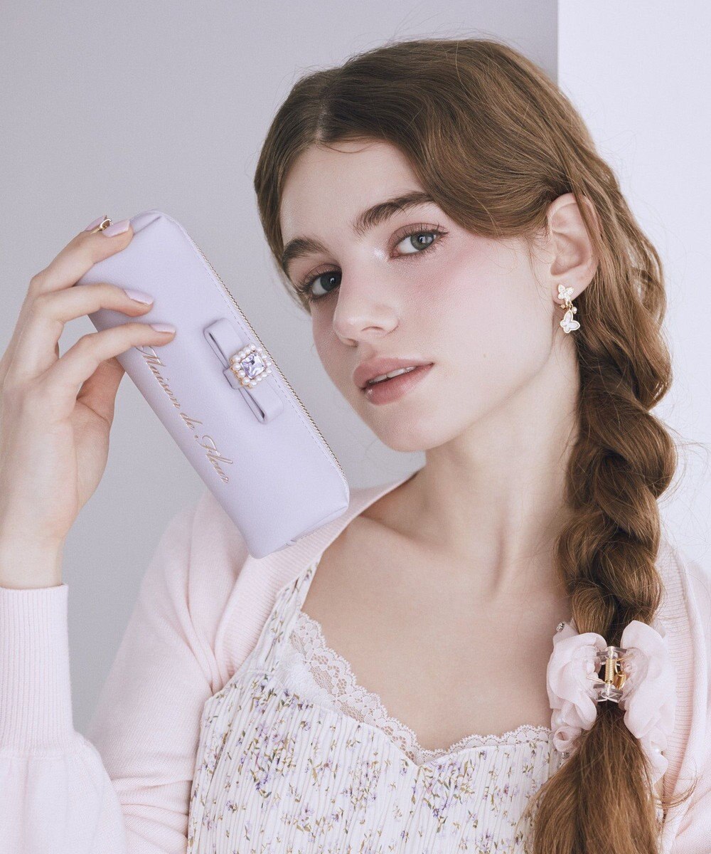 Maison de FLEUR パールビジュー合皮リボンロングポーチ 