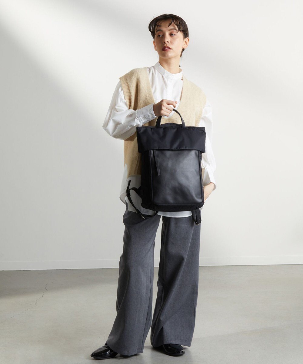 Y'SACCS リサイクルナイロン×カウレザー ラップリュック 