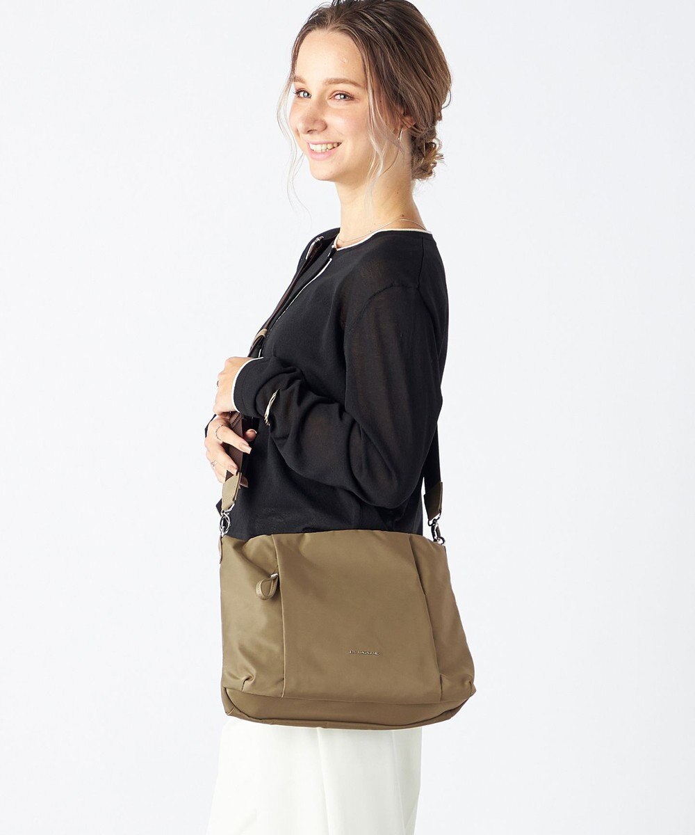 LA BAGAGERIE 多収納ナイロン2WAYショルダー 