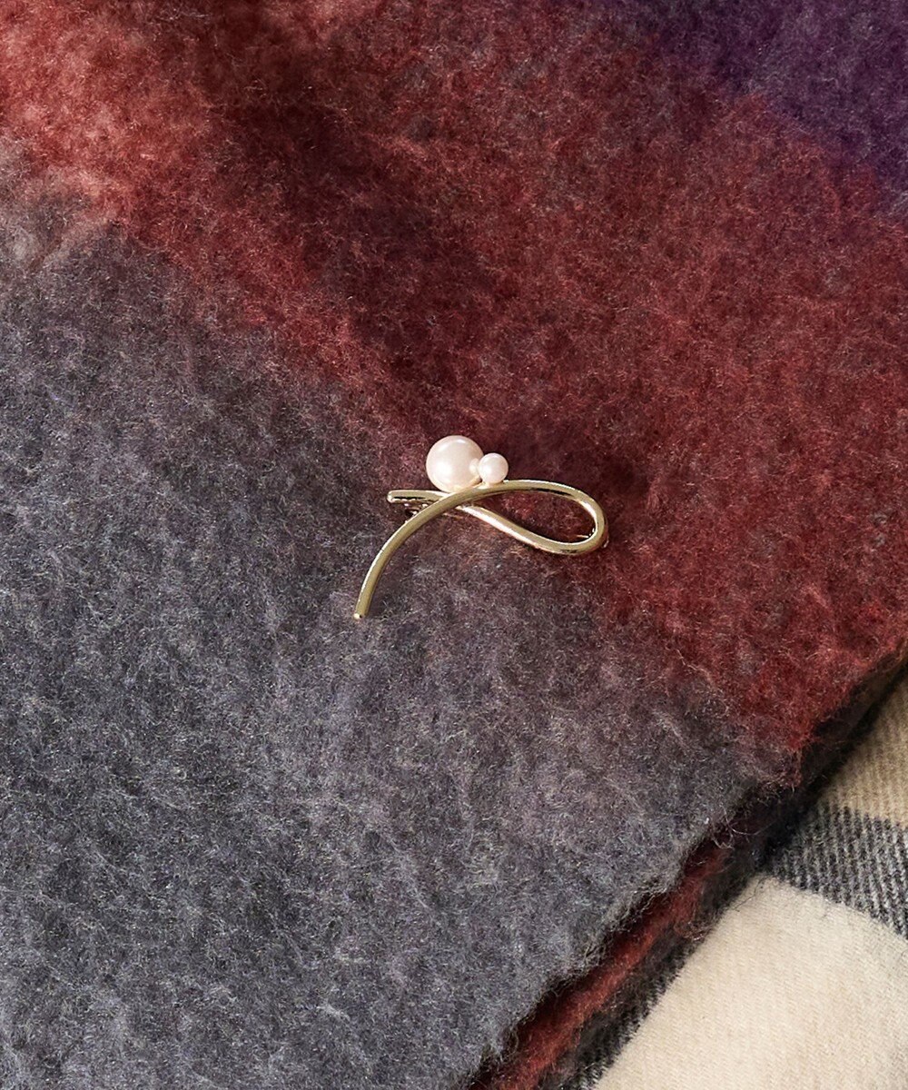 Phoebe クロスメタルパールブローチ　ゴールド 