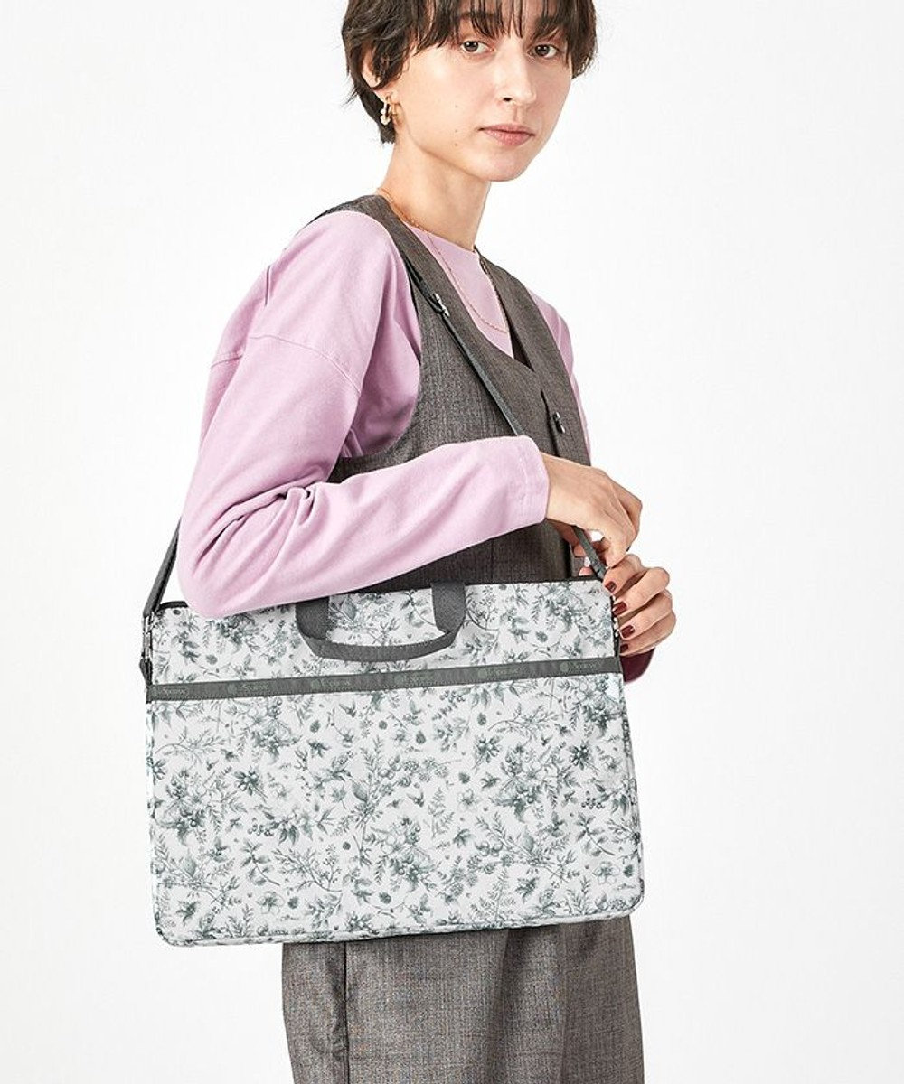 LeSportsac TH LAPTOP CASE 15/オリーブホリデートワルドジュイ オリーブホリデートワルドジュイ