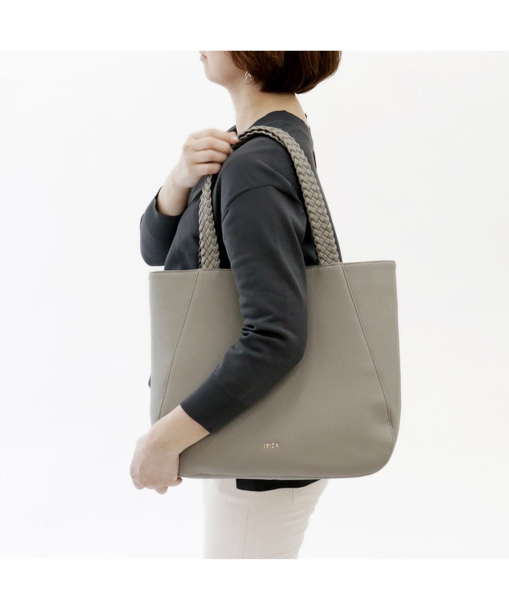 IBIZA アトラクティーボ　セミショルダーバッグ 