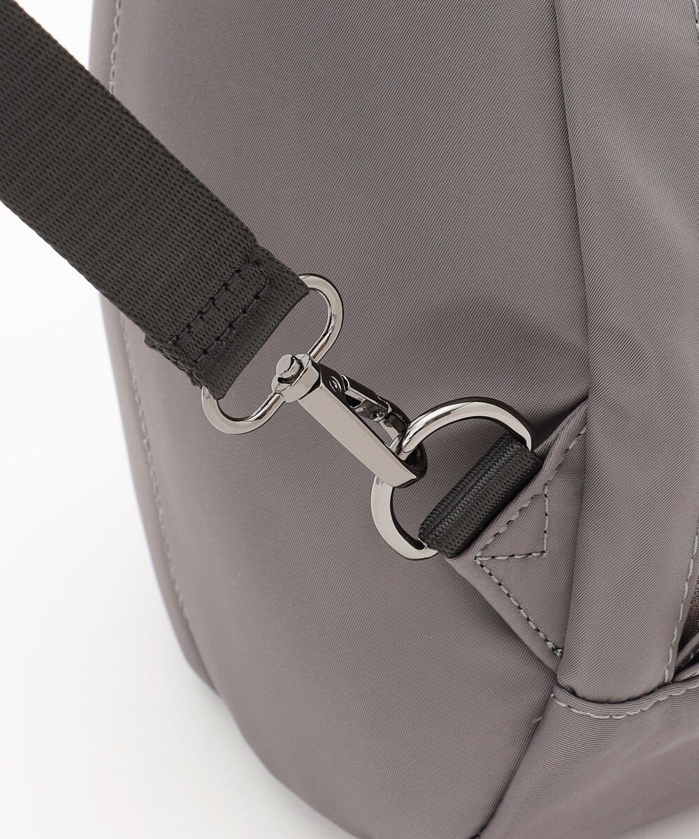 Y'SACCS 【Y’SACCS vous et】フロントファスナークロスボディバッグ 