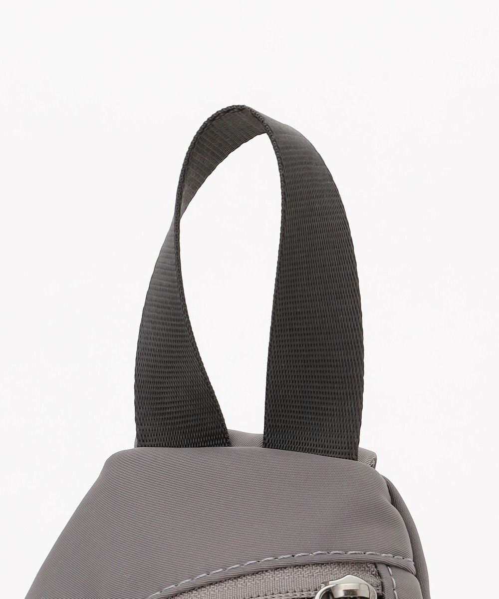 Y'SACCS 【Y’SACCS vous et】フロントファスナークロスボディバッグ 