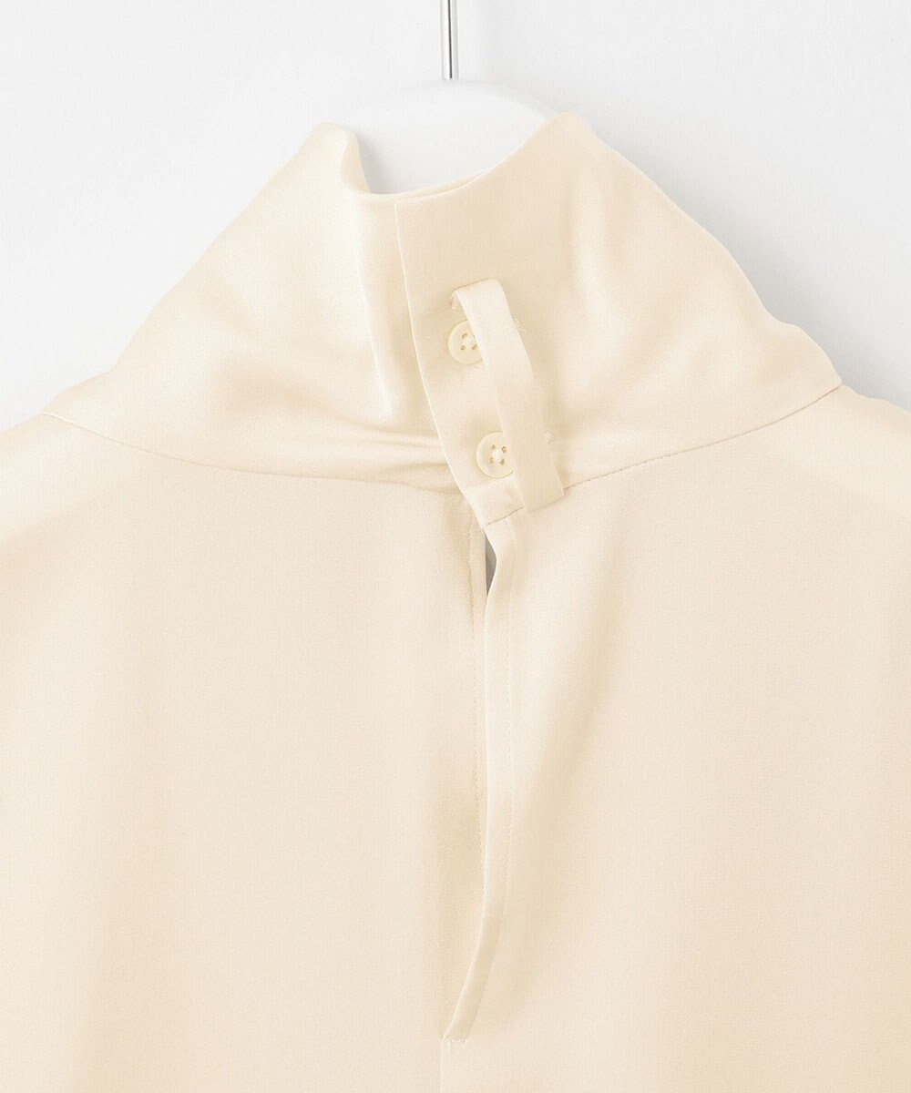 自由区 【洗える/UVケア/吸放湿性】シルクストレッチ ハイネックブラウス 