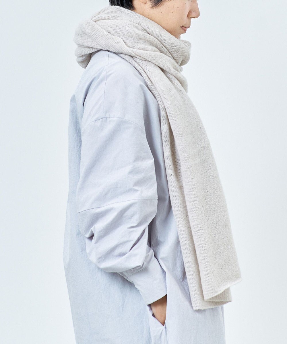 AND WOOL 〈上質な素材と手仕事から生まれたニット〉ホワイトカシミヤ100%の大判ストール 