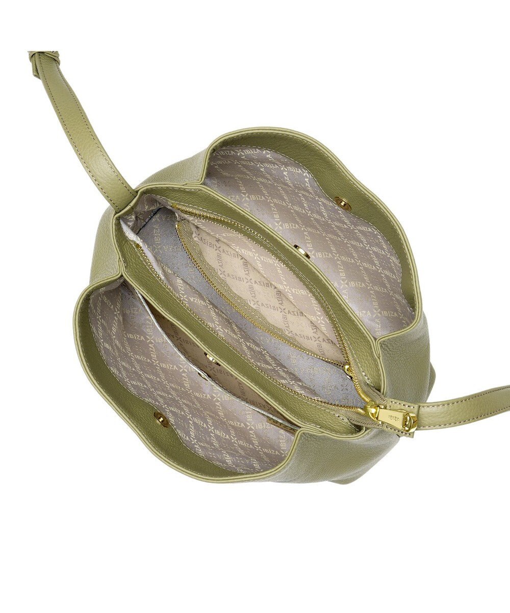 IBIZA イニシオ　牛革　ショルダーバッグ 