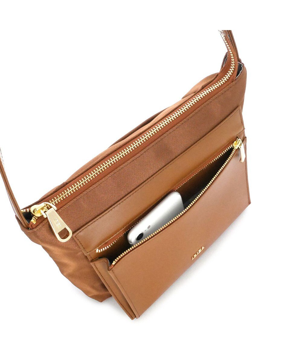 IBIZA コモド　オペラナイロン/牛革　ショルダーバッグ 