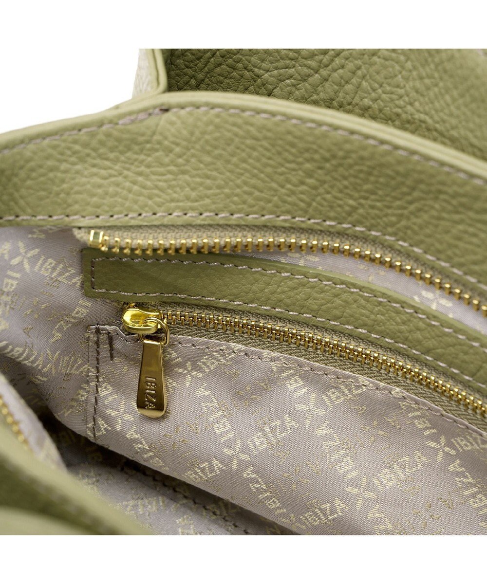 IBIZA イニシオ　牛革　ショルダーバッグ 