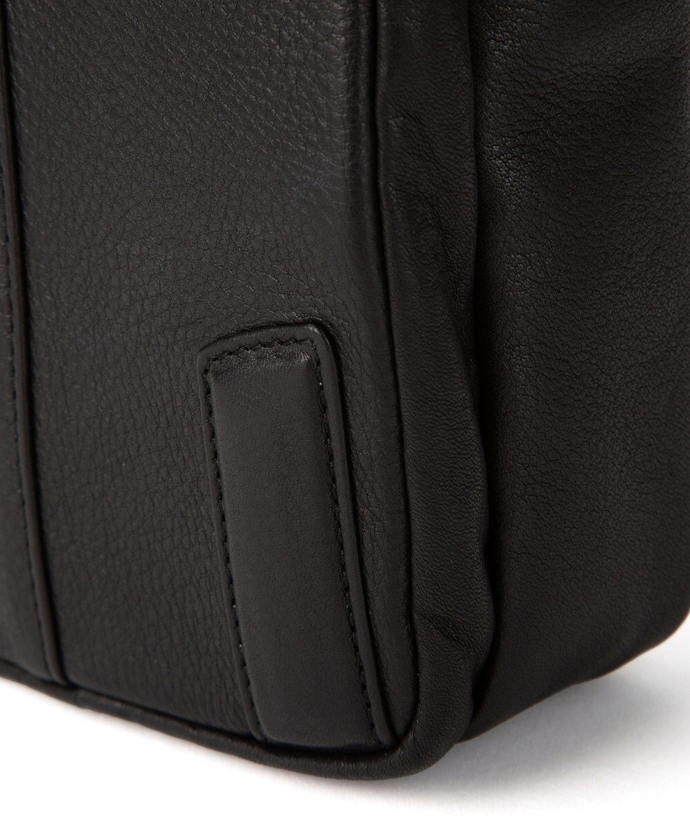 ACE BAGS & LUGGAGE LO HOMME PRESSE アルカイックソフト 本革 縦型ショルダーバッグ 小 71782 ロ・オム・プレッセ 