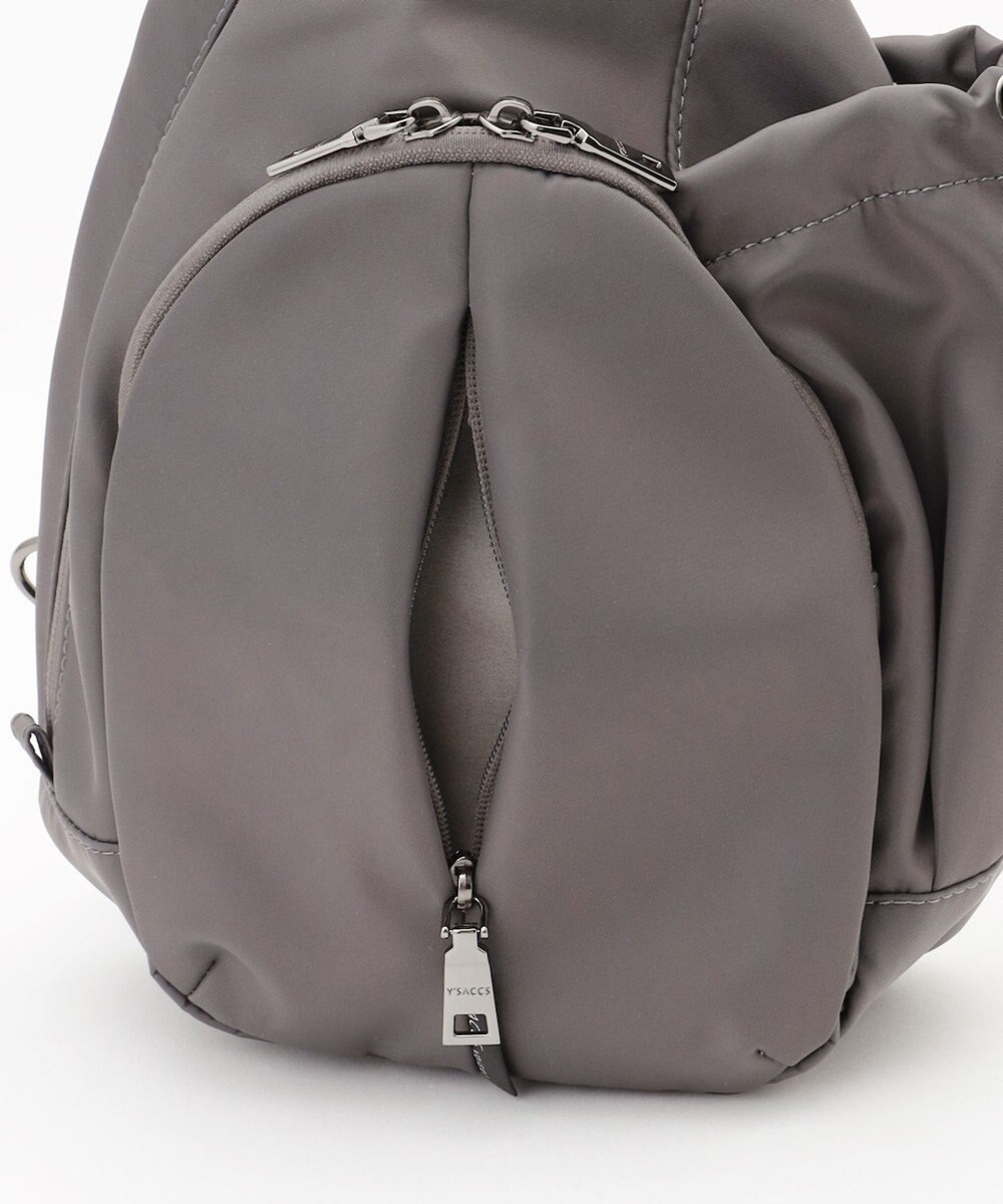 Y'SACCS 【Y’SACCS vous et】フロントファスナークロスボディバッグ 