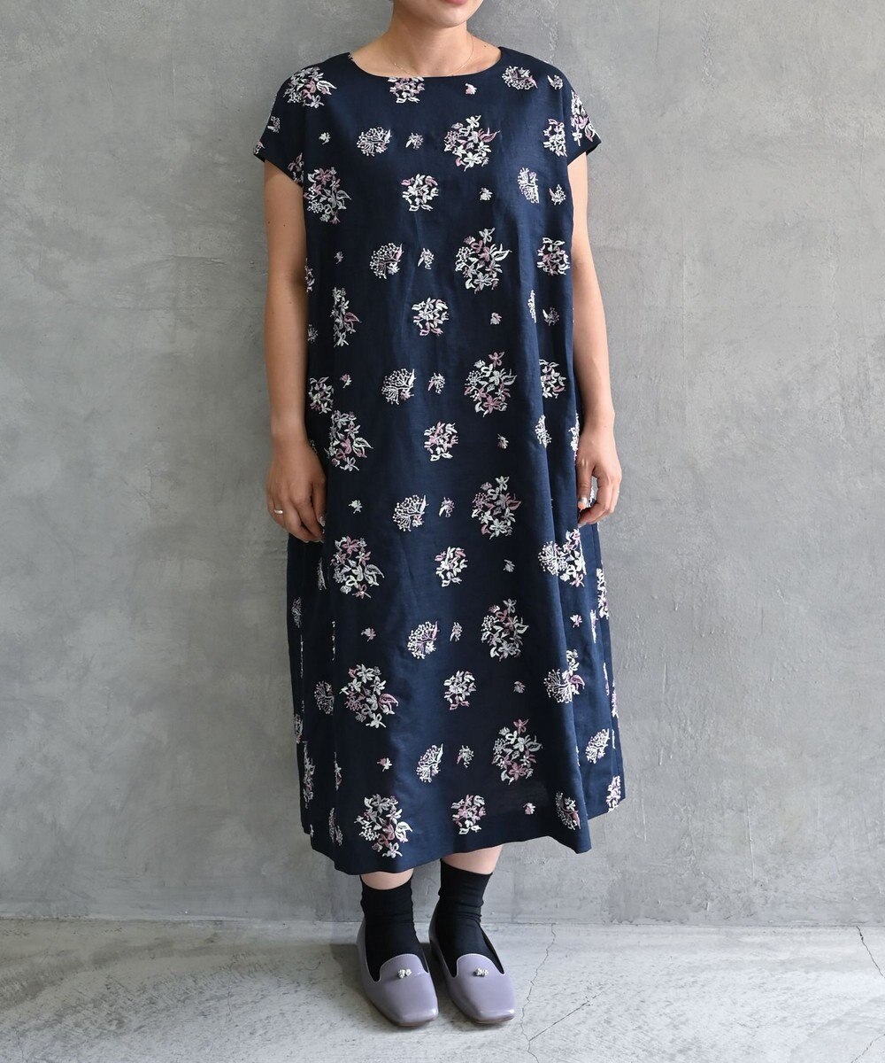 muuc 〈コットン×リネン〉〈高品質なドライタッチ生地〉野小花刺繍ゆったりワンピース 