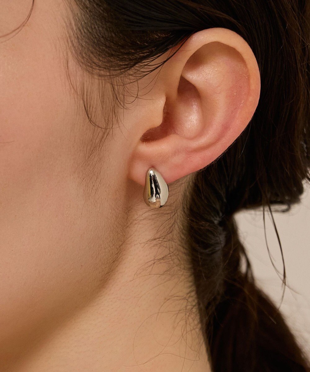 Phoebe 〈金属アレルギー対応〉パフメタルピアス　シルバー/ニッケルフリー 