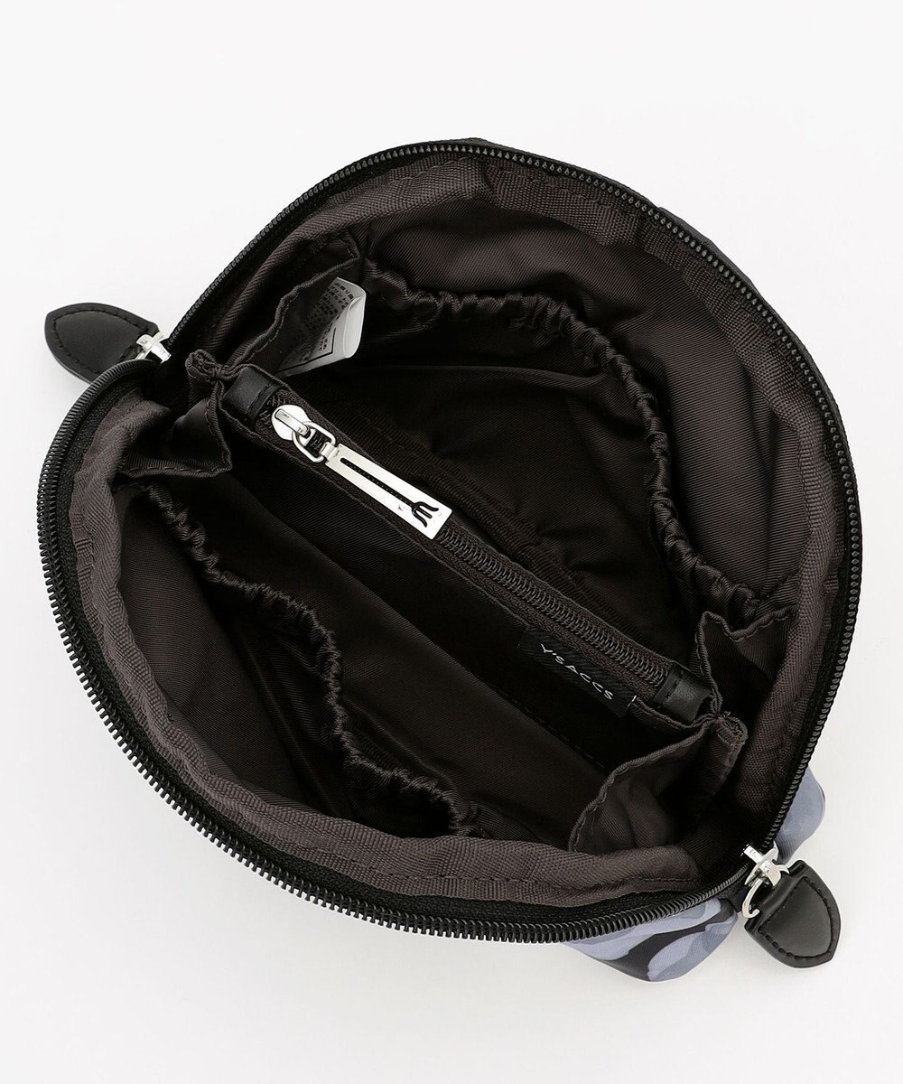 Y'SACCS 総柄プリントハーフムーンポーチ 