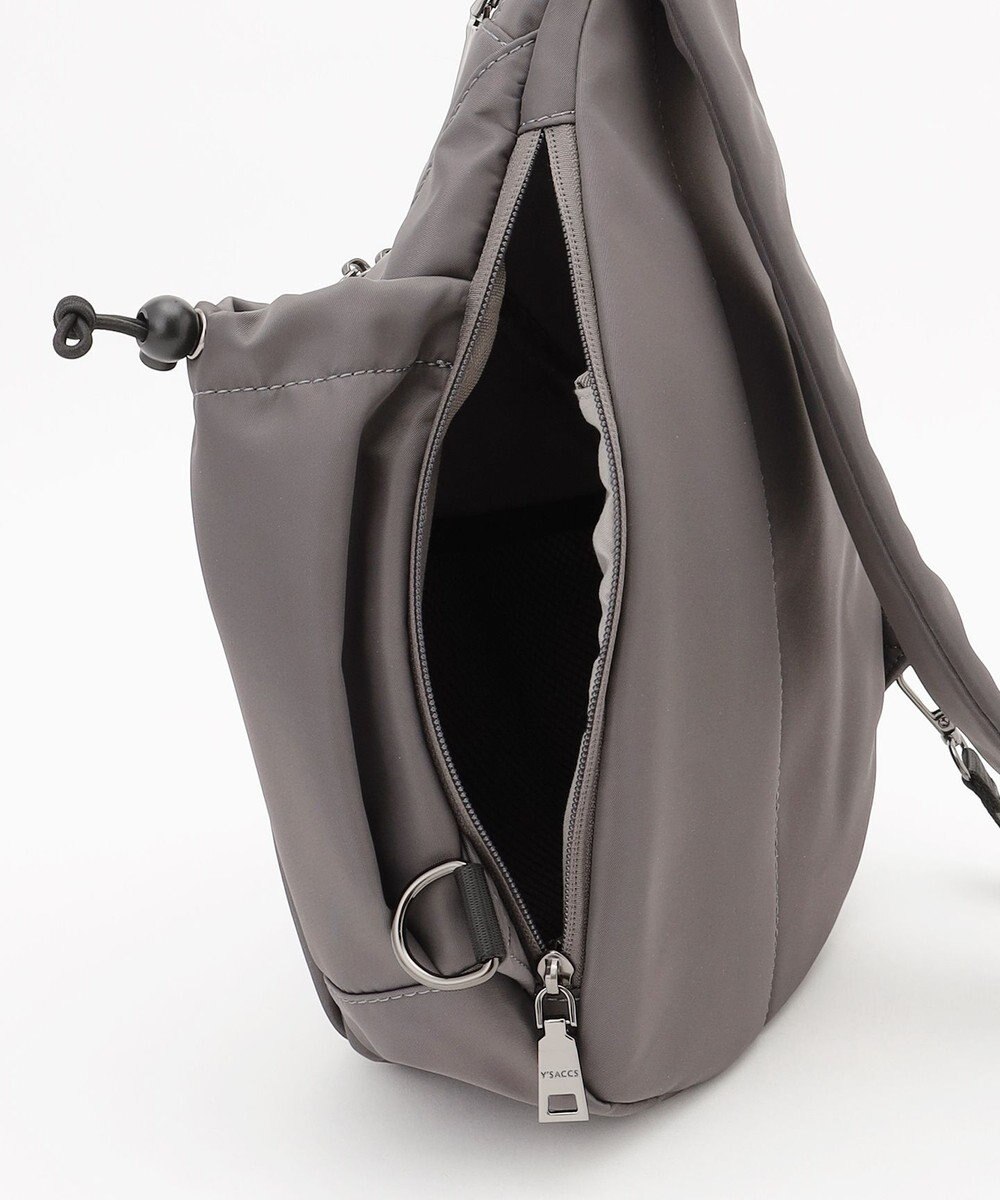 Y'SACCS 【Y’SACCS vous et】フロントファスナークロスボディバッグ 