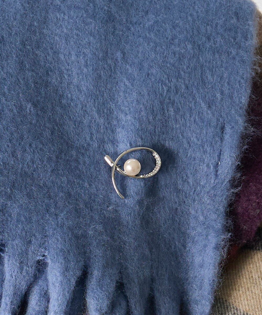 Phoebe クロスカーブパールビジューブローチ　シルバー 