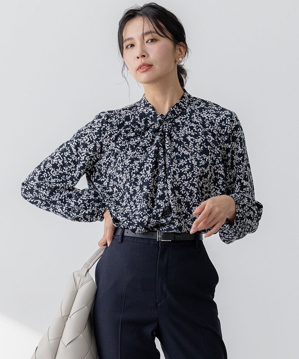 23区 【洗える】シャドーリーフ プリント ブラウス 