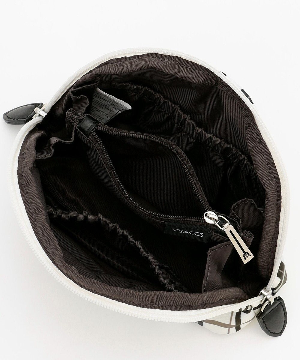 Y'SACCS 総柄プリントハーフムーンポーチ 