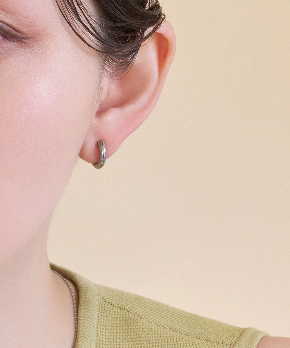 Phoebe 【痛くないシリーズ/金属アレルギー対応】ミニマルストレートフープライトフィットイヤリング　シルバー 