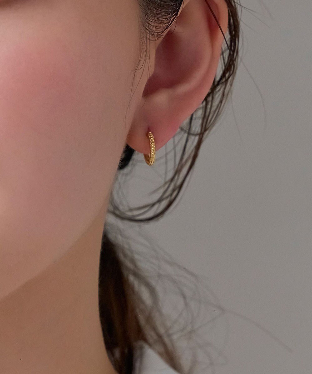 Phoebe 【金属アレルギー対応】【痛くないシリーズ】グリッターメタルライトフィットイヤリング　ゴールド 