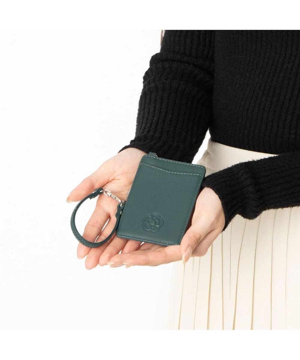 CLATHAS ワッフル リール付きパスケース 