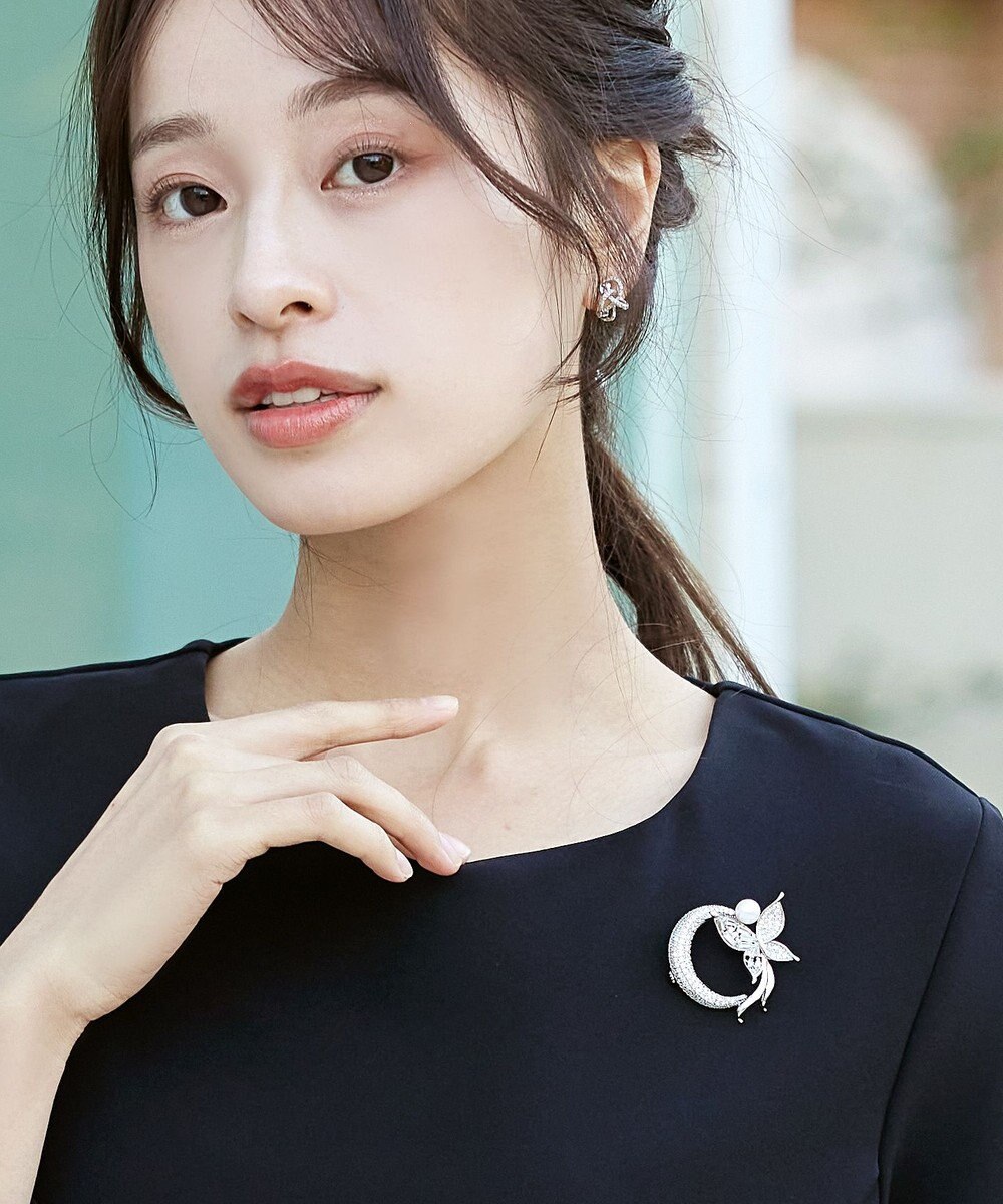 Tiaclasse バタフライモチーフブローチ 