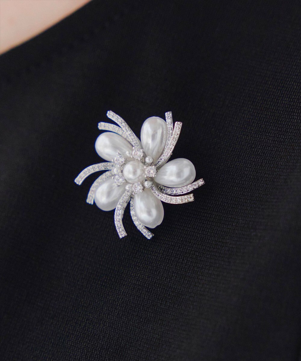 Tiaclasse 【選べる2TYPE】スモールフラワーブローチ 