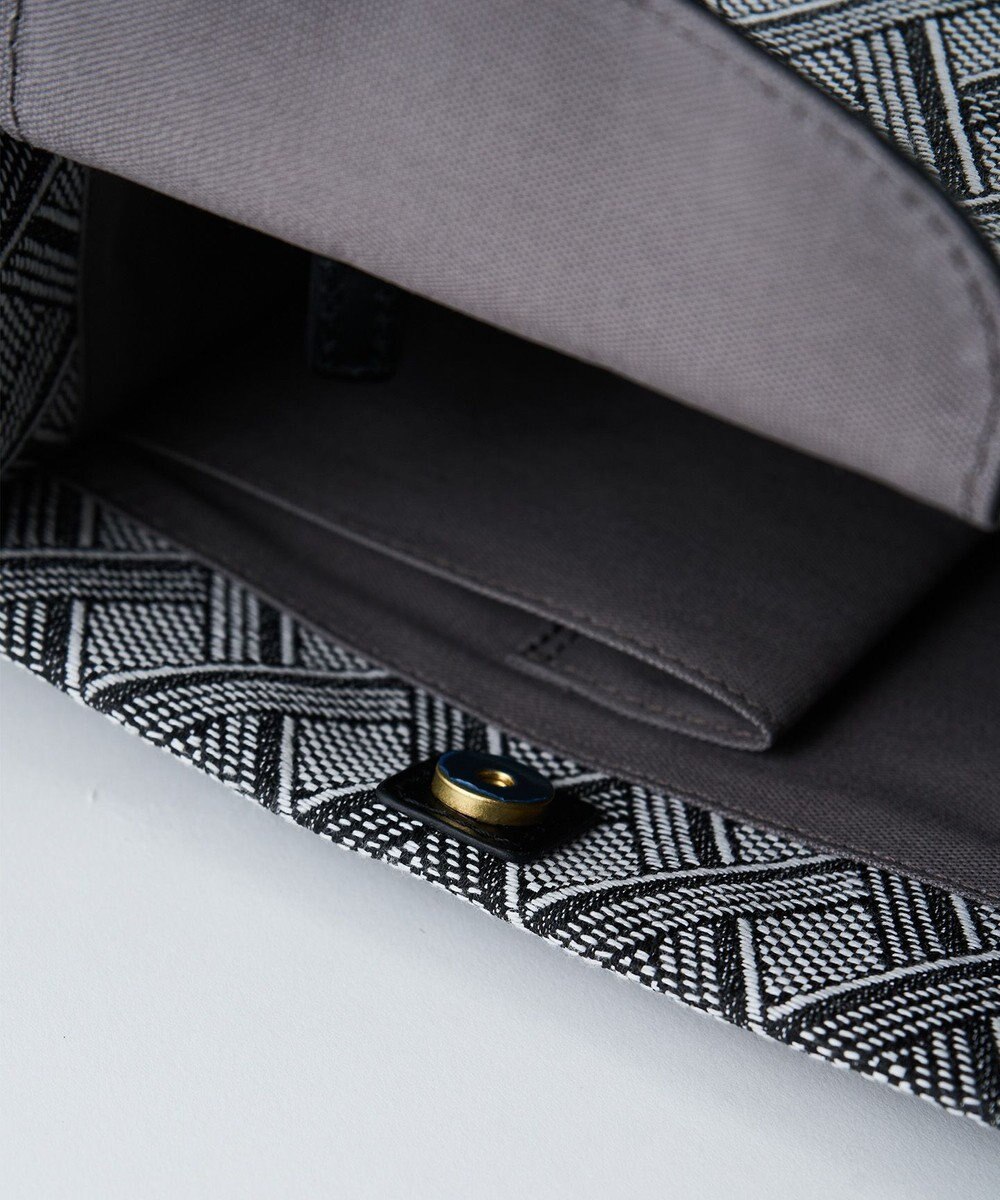 MIYABIYA LAQUOH クロス柄ジャガードショルダーバッグ 