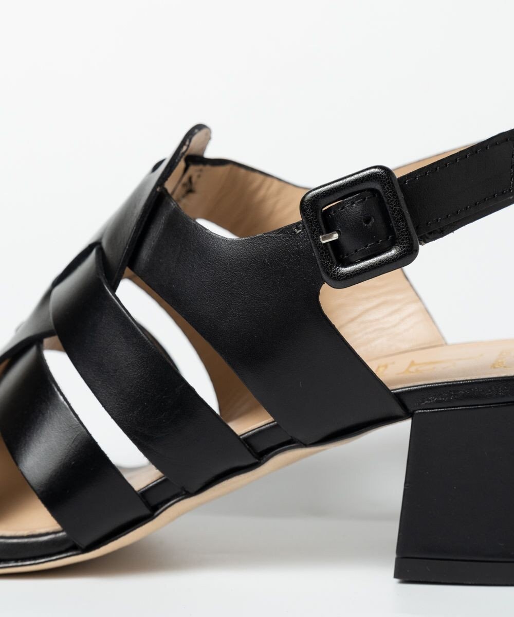 BONTRE 【LucaGrossi/ルカグロッシ】グルカ風ベルトサンダル 