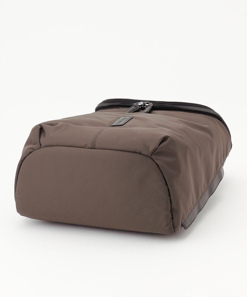 Y'SACCS 【CORDURA×リサイクルレザー】ラウンドフラップリュック 