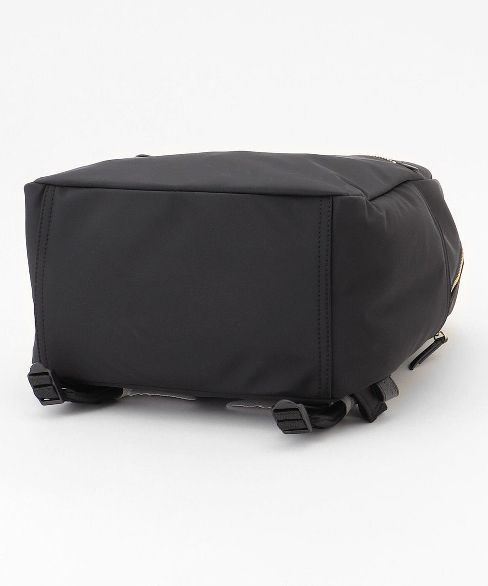 自由区 【軽量・撥水】ファンクショナルポケット リュック 