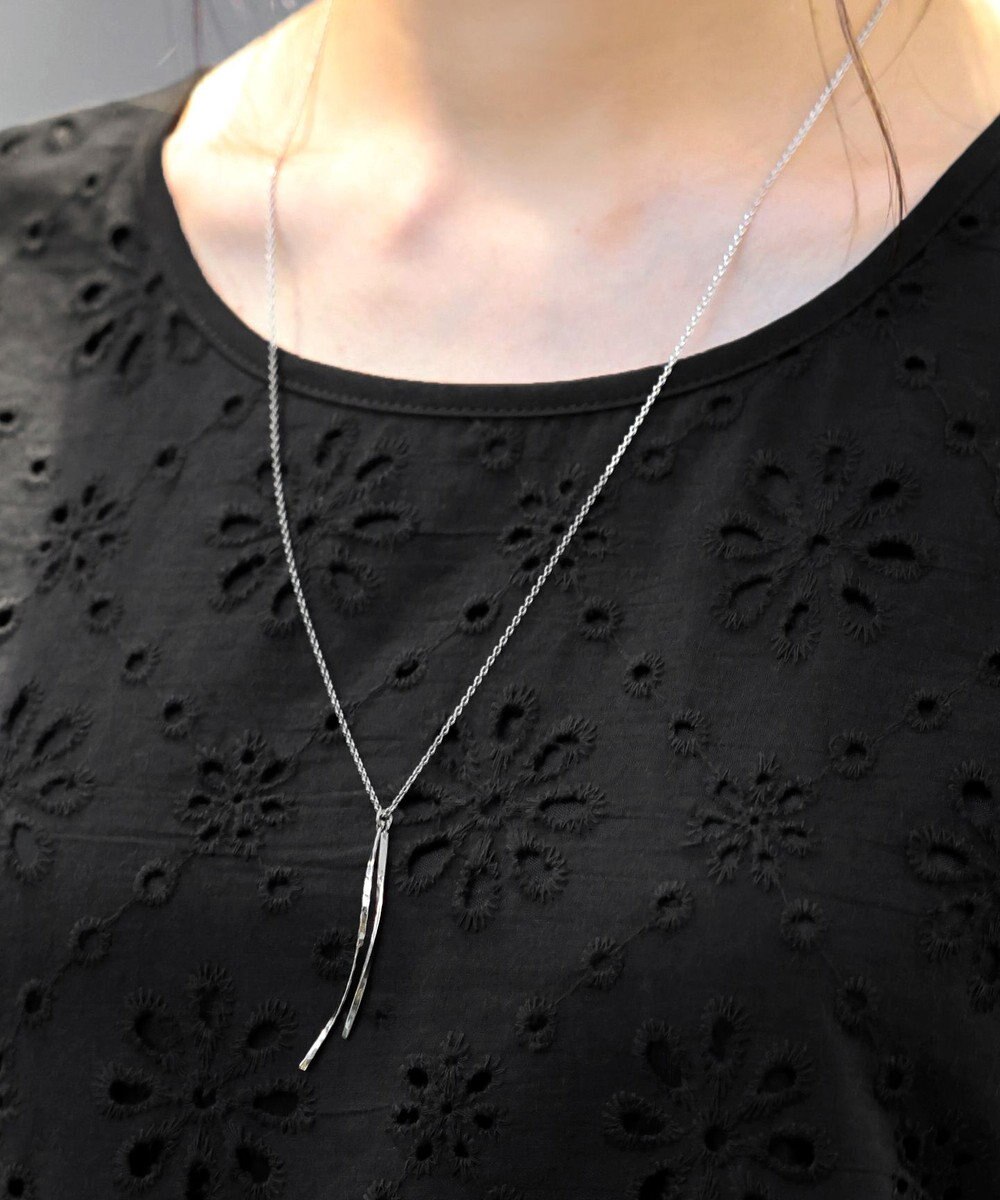 Tiaclasse 【日本製】大人上品なフラットカーブバーネックレス 