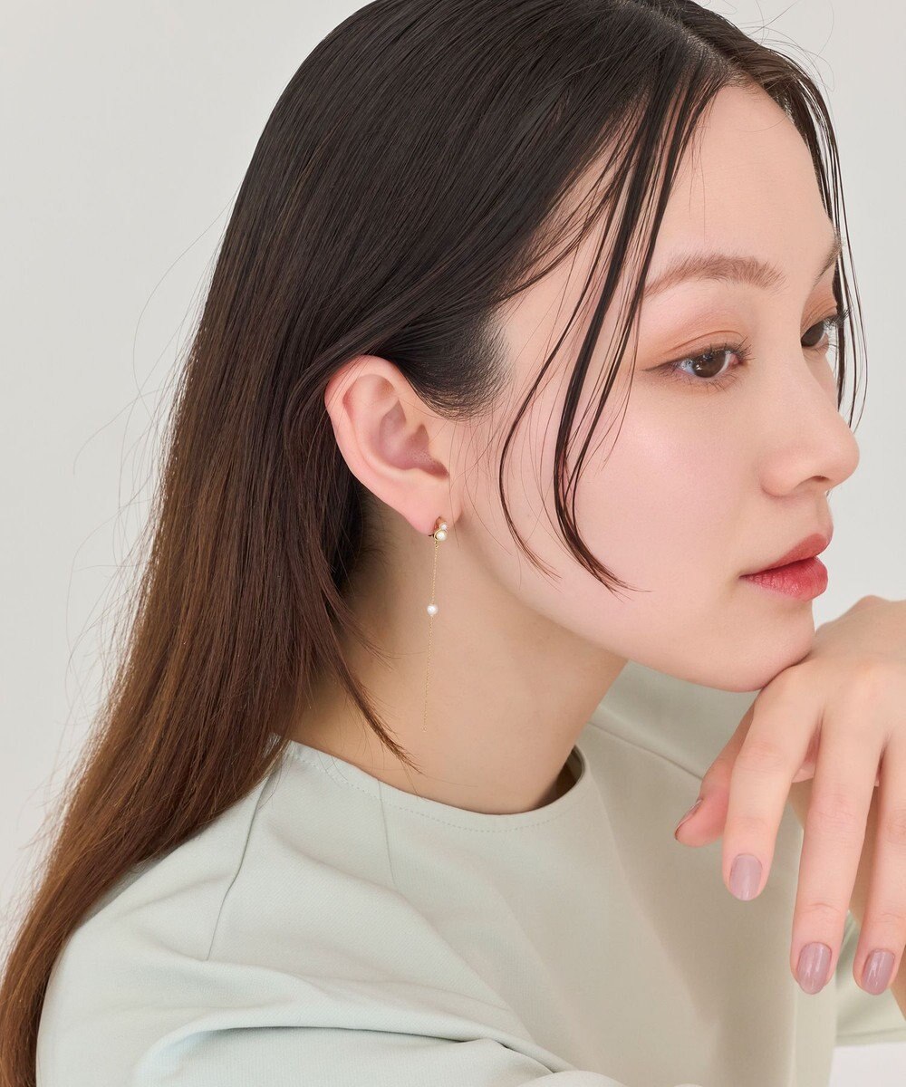 Phoebe 【痛くないシリーズ】ルミナスパールロングライトフィットイヤリング　ゴールド 